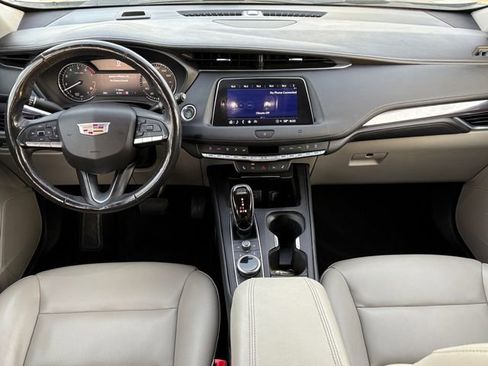 Used 2021 Cadillac XT4 Luxury w/ Cold Weather Package image 13