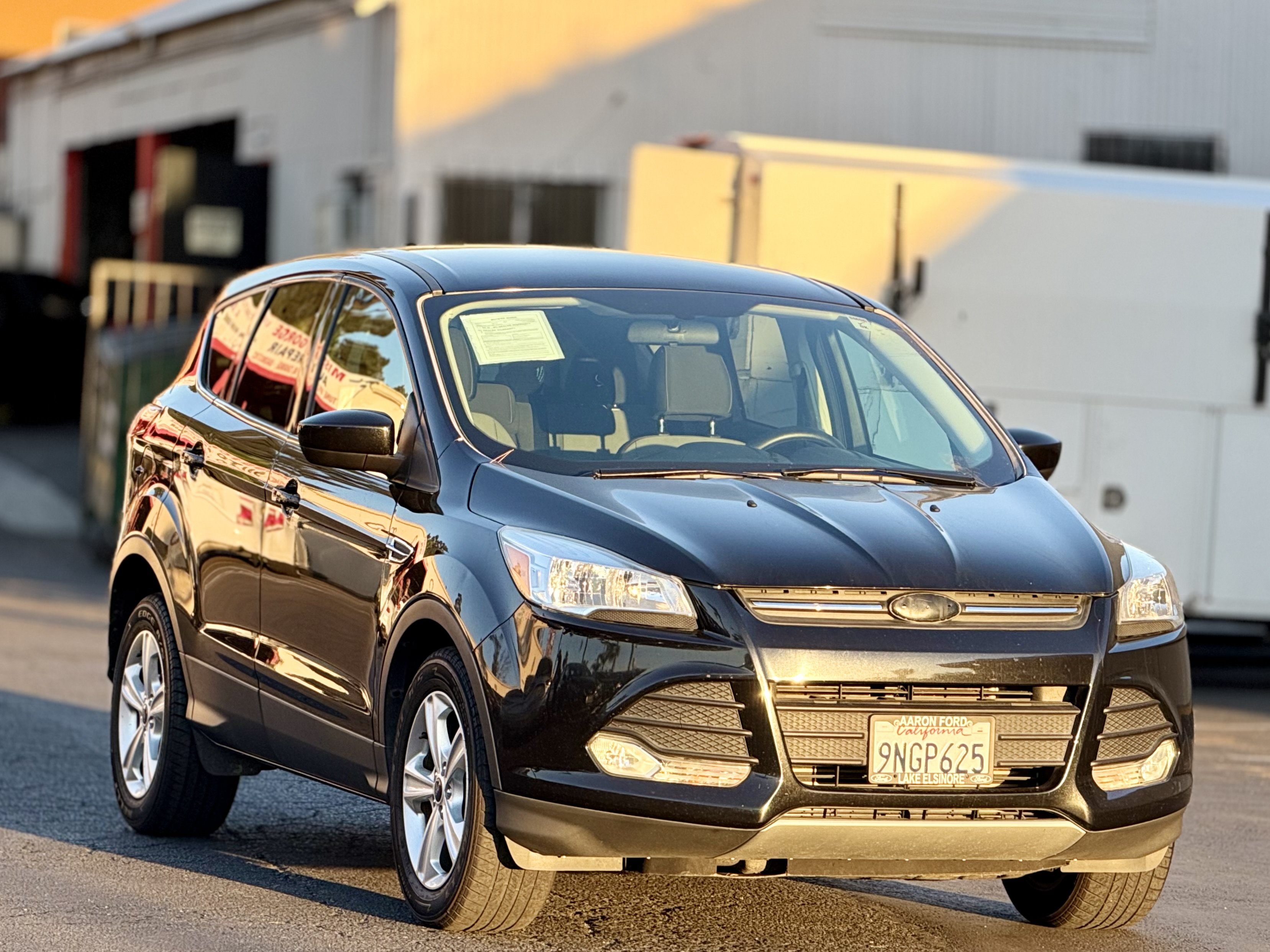 Used 2015 Ford Escape SE FWD image 3