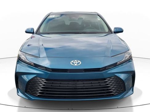 Used 2025 Toyota Camry LE FWD image 3