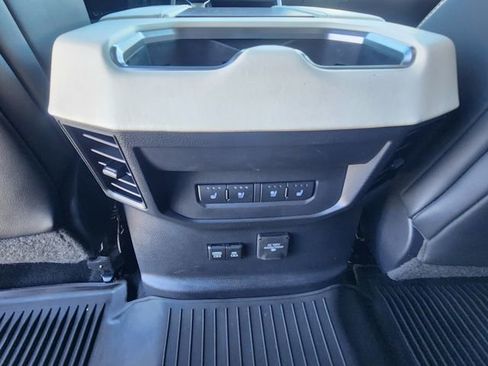 Used 2025 Toyota Tundra Platinum image 20