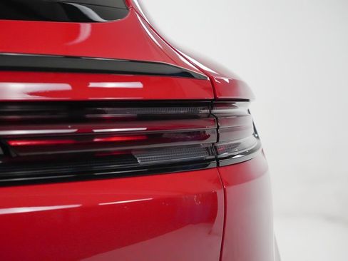 Certified 2025 Porsche Cayenne Coupe image 12