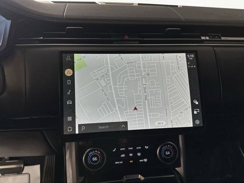 Used 2023 Land Rover Range Rover SE image 23