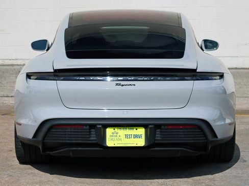 Used 2022 Porsche Taycan RWD image 50