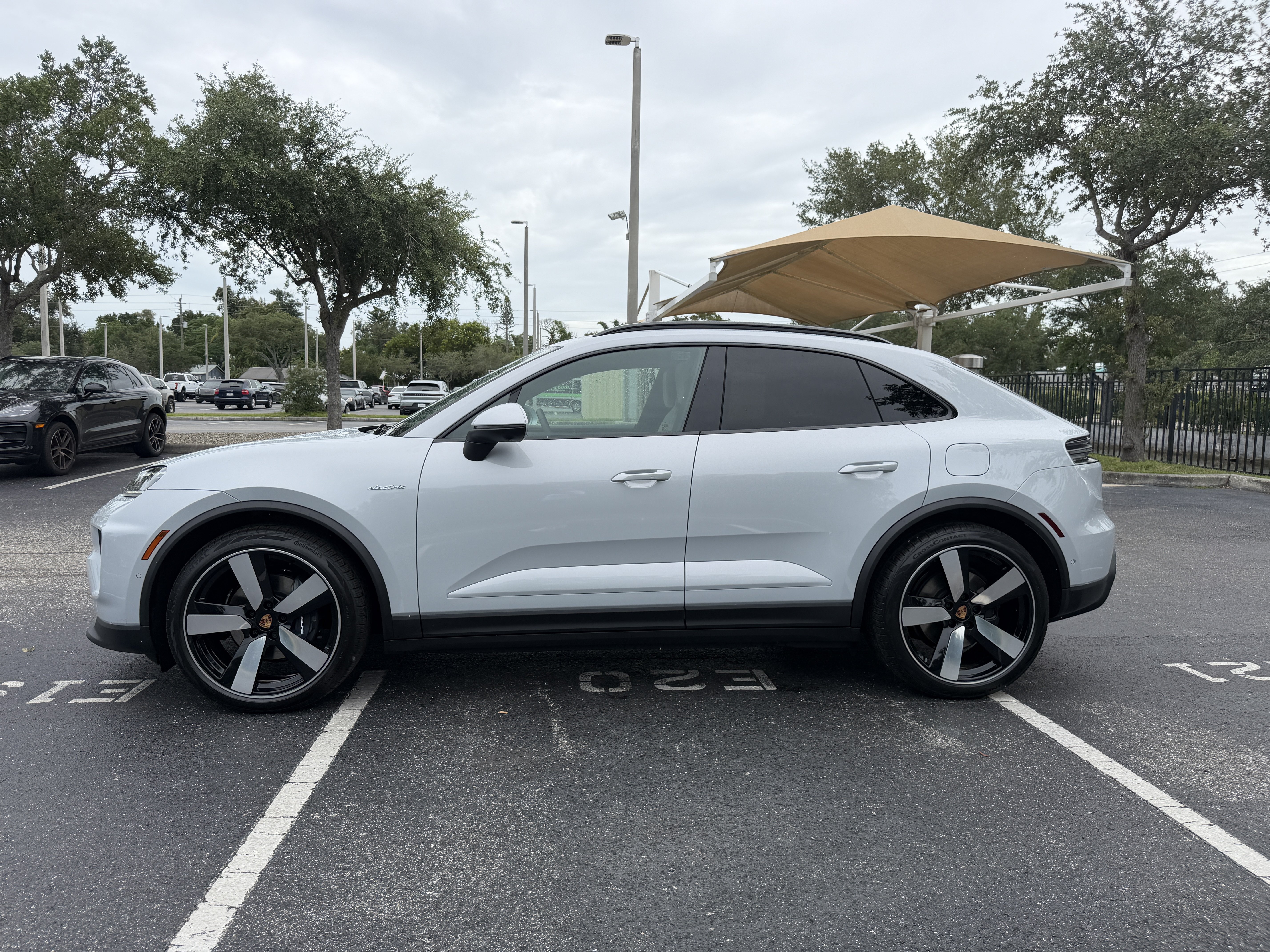 New 2026 Porsche Macan Electric RWD image 2