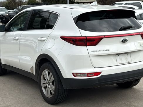 Used 2017 Kia Sportage LX image 5