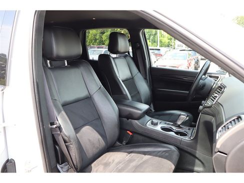 Used 2022 Jeep Grand Cherokee Laredo X AWD/4WD image 30