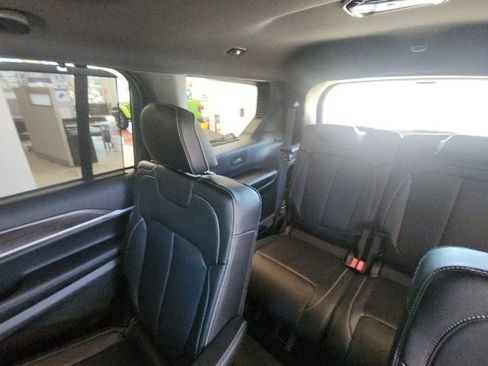 New 2025 Jeep Grand Cherokee L Limited w/ Luxury Tech Group II image 30