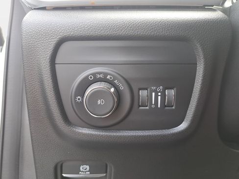 Certified 2023 Jeep Grand Cherokee L Limited AWD/4WD image 27