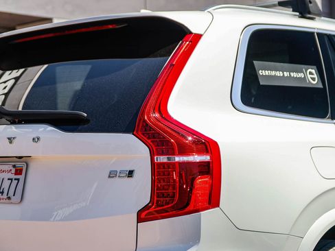 Used 2023 Volvo XC90 B5 Core image 8