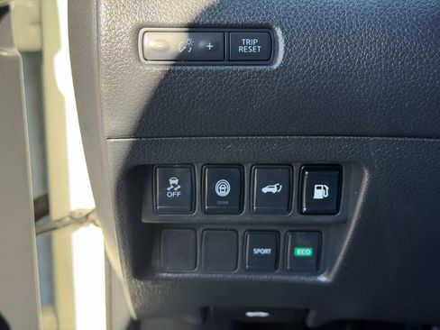 Certified 2020 Nissan Rogue SV FWD image 20