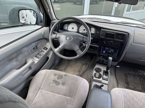 Used 2002 Toyota Tacoma PreRunner RWD image 17