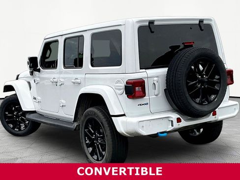 Used 2021 Jeep Wrangler Unlimited Sahara AWD/4WD image 4