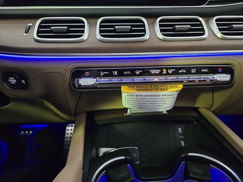 New 2026 Mercedes-Benz GLS 580 4MATIC image 17