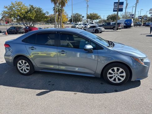 Used 2020 Toyota Corolla LE image 6