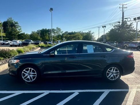 Used 2015 Ford Fusion SE FWD image 3