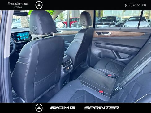 Used 2025 Volkswagen Atlas SE FWD image 19