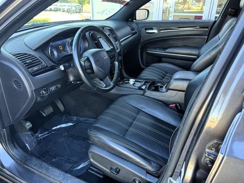 Used 2019 Chrysler 300 S AWD/4WD image 14