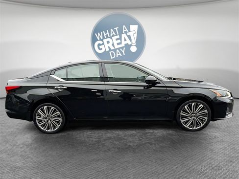 Used 2023 Nissan Altima 2.5 SL image 4