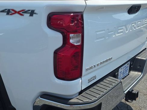 Used 2025 Chevrolet Silverado 2500 LT w/ Convenience Package AWD/4WD image 35
