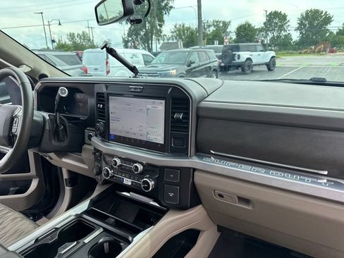 Used 2025 Ford F450 Platinum w/ Platinum Plus Package AWD/4WD image 38