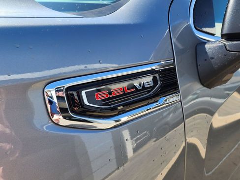 New 2026 GMC Sierra 1500 SLT image 11