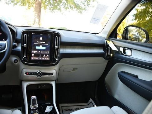 New 2026 Volvo XC40 B5 Plus w/ Protection Package Premier image 19