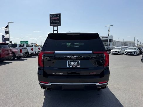 Used 2025 GMC Yukon XL Denali AWD/4WD image 6