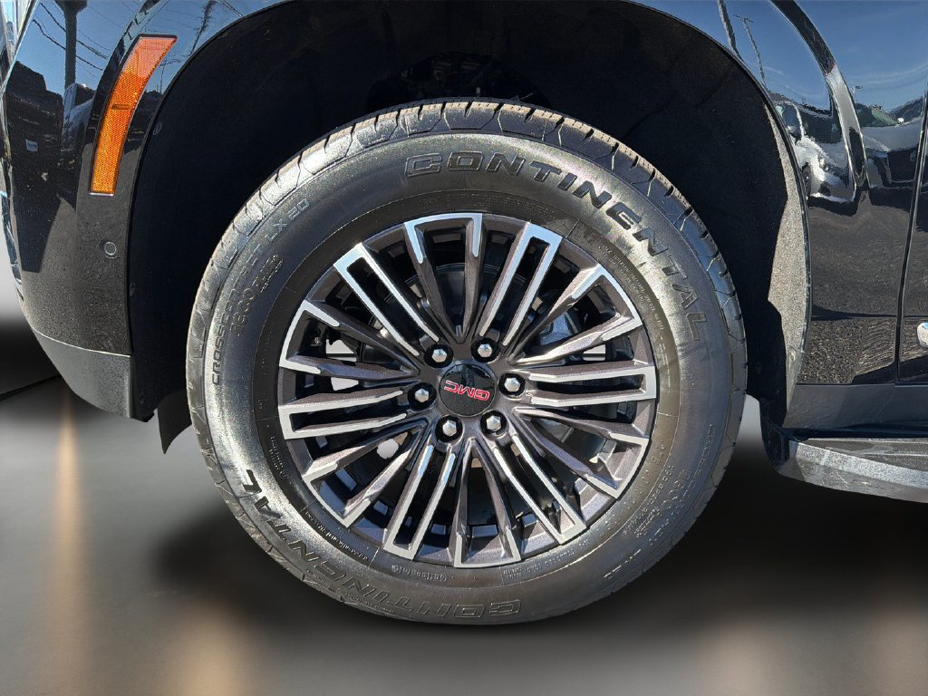 Used 2025 GMC Yukon Elevation AWD/4WD image 10