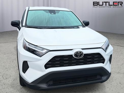 Certified 2024 Toyota RAV4 LE FWD image 5
