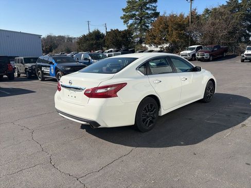 Used 2018 Nissan Altima 2.5 S w/ S Convenience Package image 7