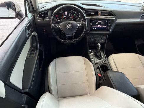 Used 2018 Volkswagen Tiguan SEL AWD/4WD image 8