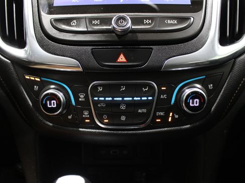 Used 2019 Chevrolet Equinox Premier FWD image 19