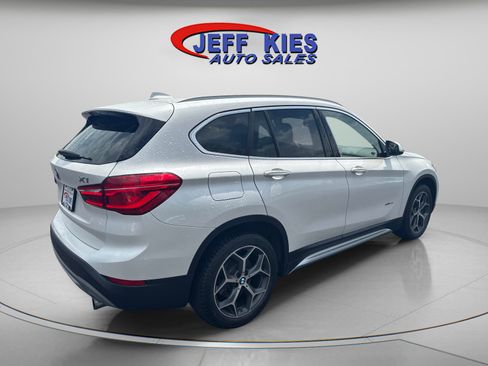 Used 2017 BMW X1 xDrive28i AWD/4WD image 5