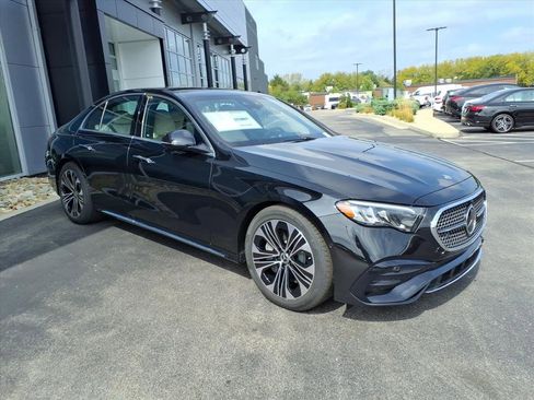 New 2026 Mercedes-Benz E 450 4MATIC Sedan image 8