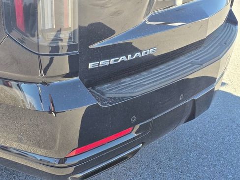 Used 2025 Cadillac Escalade Sport Platinum image 12