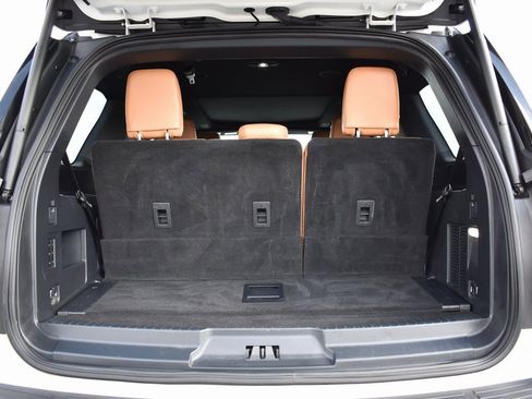 Used 2023 Ford Expedition Platinum image 7