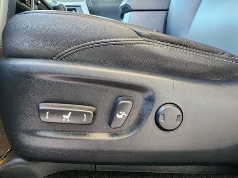 Used 2021 Toyota 4Runner SR5 Premium w/ Moonroof Package AWD/4WD image 16