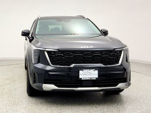 Used 2025 Kia Sorento S w/ Panoramic Sunroof Package image 2