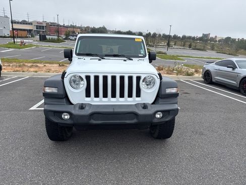 Used 2018 Jeep Wrangler Unlimited Sport image 2