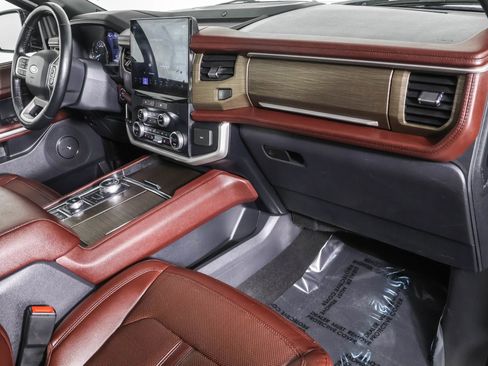Used 2023 Ford Expedition Limited image 46