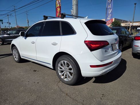 Used 2016 Audi Q5 2.0T Premium Plus w/ Technology Package AWD/4WD image 2
