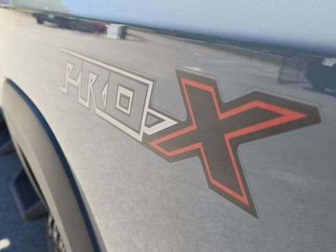 Used 2025 Nissan Frontier Pro-X image 9