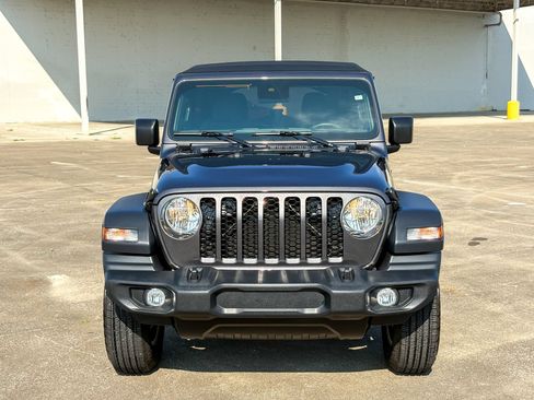 Used 2024 Jeep Wrangler Unlimited Sport AWD/4WD image 4