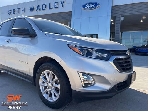 Used 2020 Chevrolet Equinox LS w/ LS Convenience Package image 10