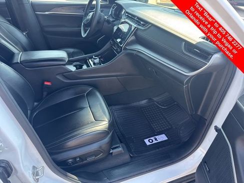 Used 2024 Jeep Grand Cherokee Limited 4xe image 12