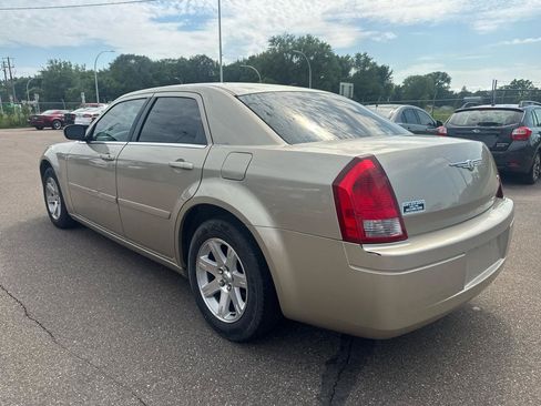 Used 2006 Chrysler 300 RWD image 7