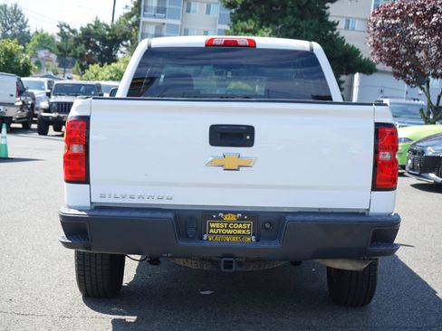 Used 2018 Chevrolet Silverado 1500 W/T w/ Trailering Package AWD/4WD image 4