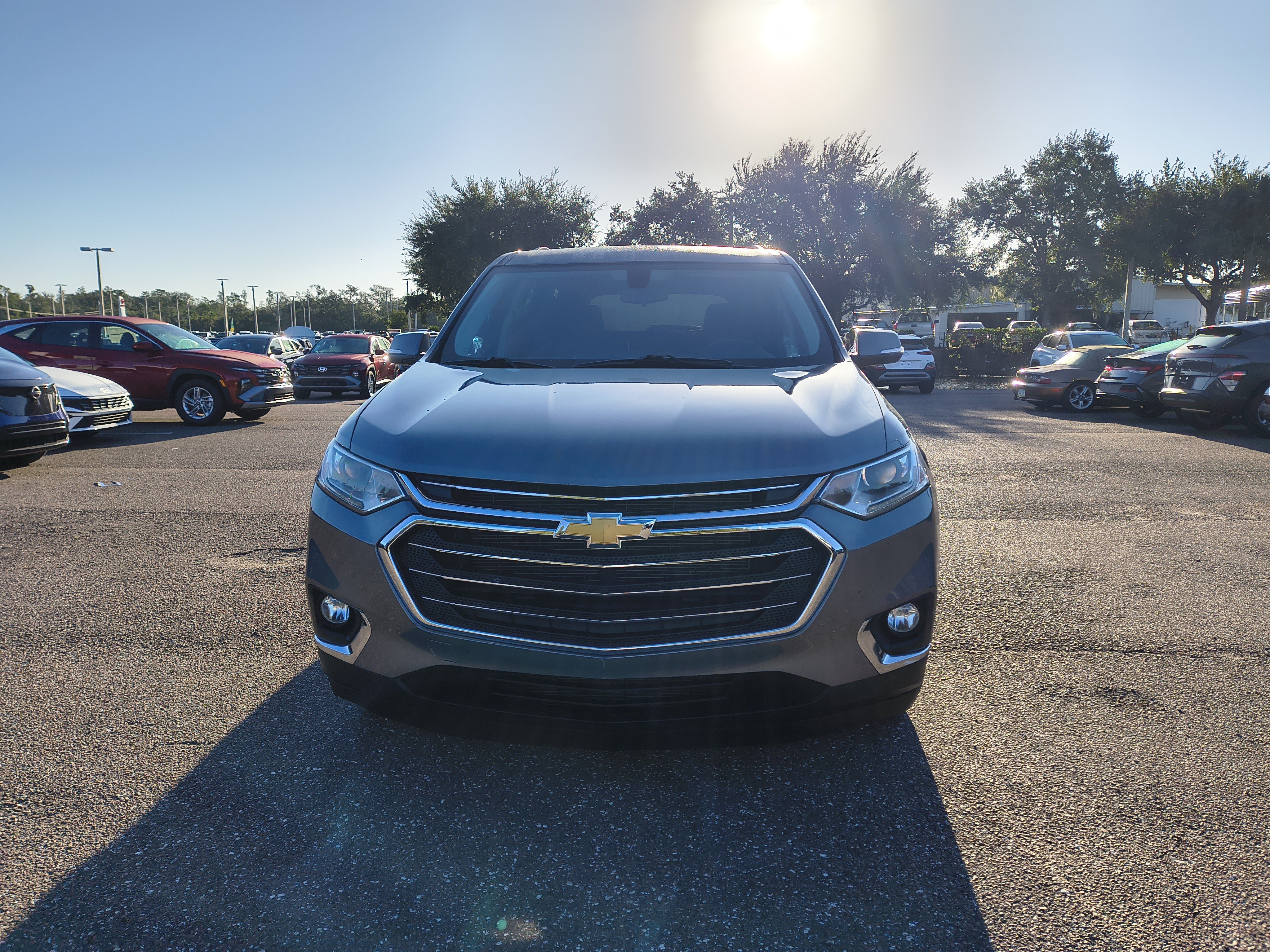 Used 2021 Chevrolet Traverse LT FWD image 2