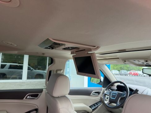 Used 2019 GMC Yukon XL Denali w/ Denali Ultimate Package AWD/4WD image 7