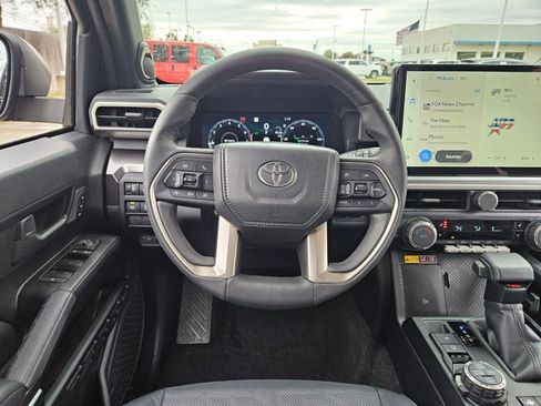 Used 2025 Toyota 4Runner TRD Off-Road Premium image 11